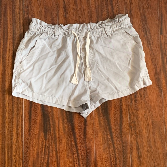Harlow | ice Grey Shorts - Picture 1 of 4